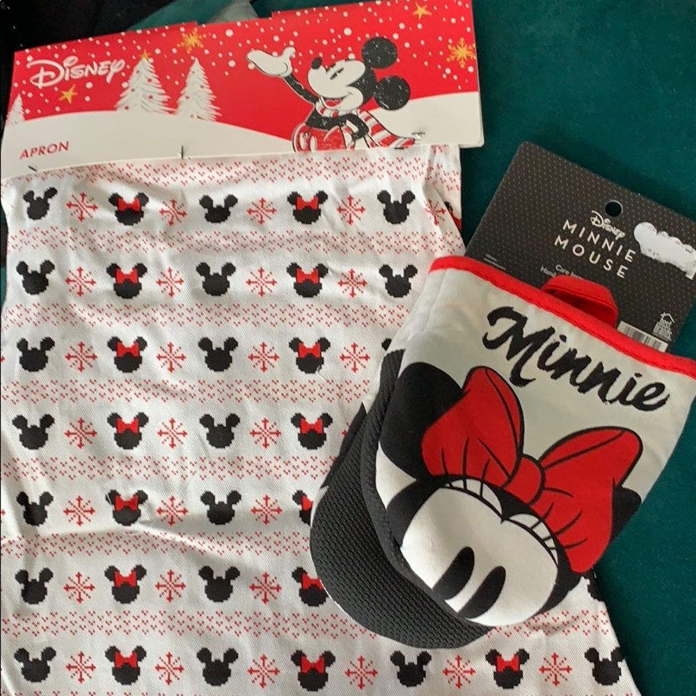 Disney holiday Apron & 2PK Mini Mitts